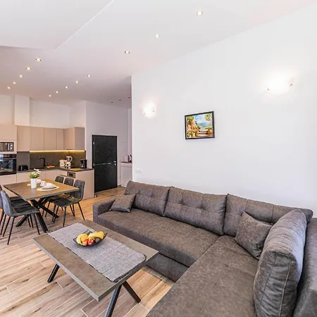 2 Bedroom Beautiful In Kastel Novi